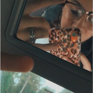 Meet your Posher, Valeria